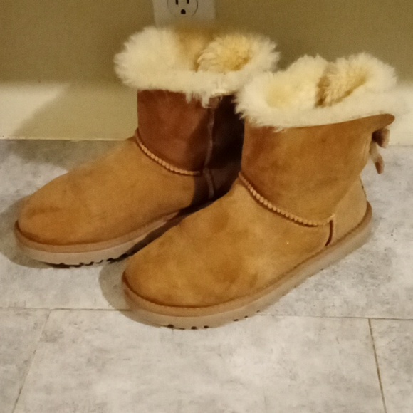 UGG boots size 8 women - Picture 2 of 6